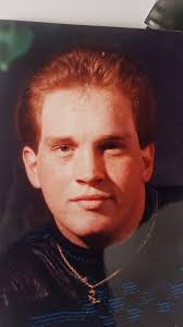 Didn't she used to work at Applebees at the Wharf? :-O (Turn the sound  on...priceless)