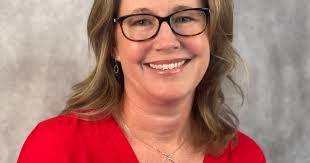 Gloria Crisp's Instagram, Twitter & Facebook