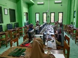 Oleh karena itu bagi kamu yang tertarik untuk dapat di sekolah unggulan jangan. Pelaksanaan Tes Toeic Viera 2020 Smk Plus Nu Sidoarjo