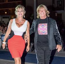 Dopo una vita di successi, vivo con una pensione da 720 euro al mese. Carmen Russo Compie 60 Compleanno A Storie Italiane Con Enzo Paolo Turchi Caffeina Magazine