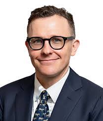 Julian Arndt's Instagram, Twitter & Facebook