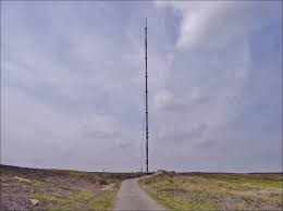 It includes a guyed steel tubular mast that is primarily used for radio and television transmission. File Bilsdale Transmitter 1000w L5 Jpg Wikipedia