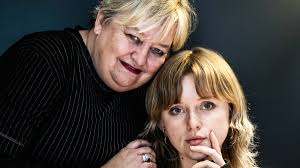 Ria en Tess, de nabestaanden van Aron Wade: 'De lach van Aron is nooit  verdwenen. Het laatste wat hij tegen ons zei, was een mopje'