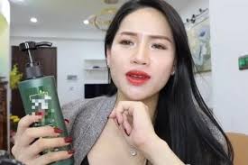 Chiến thần Võ Hà Linh nhiều lần livestream dậy sóng, bán hàng rẻ như cho