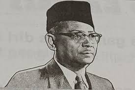 Dalam satu kenyataan dari istana kerajaan, istana negara, dinyatakan bahawa. Ialah Perdana Menteri Malaysia Yang Pertama