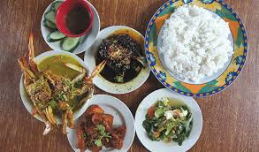 Buat yang berani coba pedas lada. Makan Berhidang Di Warung Bunian