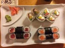 في نفس مبنى نادي فلكس الرجالي في الشعب البحري. Osaka Japanese Restaurant Moline ØªØ¹Ù„ÙŠÙ‚Ø§Øª Ø­ÙˆÙ„ Ø§Ù„Ù…Ø·Ø§Ø¹Ù… Tripadvisor
