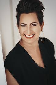 Natalie Townsend's Instagram, Twitter & Facebook