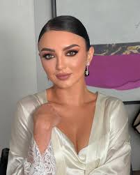 Today's Bride ✨ @sofialatoni • (H&M) Derek Muñoz 🇺🇸🇵🇷💄 •Thank you for  trusting me, for appointments or information about bridal packages you can  write us via email info@derekmunoz.com or call us at