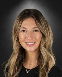 Abby Bragg's Instagram, Twitter & Facebook