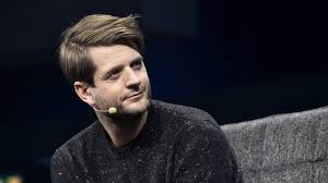 Siemiatkowskis föräldrar kom till sverige från polen 1980. Klarna Ceo Wettert Gegen Behorden