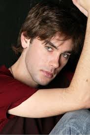 Chris Halliwell es un hombre hermoso 😍 : r/charmed