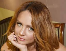 Певица максим попала в больницу и объявила о прекращении карьеры. Pevica Maksim Ekstremalno Pohudela I Reshila Nachat Novuyu Zhizn