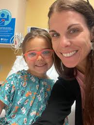 Well as much as I hate to say it, Nell has the necklace on!!🤦🏻‍♀️🤦🏻‍♀️