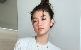 Transformasi Ella Gross sejak Jadi Model Cilik Hingga Debut di MEOVV Curi  Perhatian