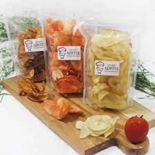 Camilan ini disukai oleh banyak orang karena rasanya yang gurih dan renyah. 10 Rekomendasi Keripik Singkong Rasa Lokal Yang Paling Digemari Di Masyarakat 2019