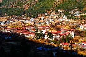 It has an average elevation of 1,315 metres (4,314 ft). Bhutan Die Hauptstadt Des Des Konigreichs Und Ihre Besonderheiten