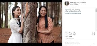 Korban yang diketahui bernama bintang alfatah (55. Rambut Dikuncir Dua Penampilan Elly Sugigi Bak Gadis Desa Matamata Com