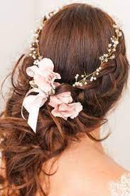 Coiffure Mariage Coiffure De Mariage Tresse Avec Couronne De Fleurs Coiffures Couronne Coiffure Mariage Tresse Coiffure Boheme Mariage