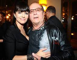 Marta jandová je dcera petra jandy ze skupiny olympic. Marta Jandova Z Ttmzh Dvojnasobna Smrt V Rodine Aferky A Velka Slava Expres Cz