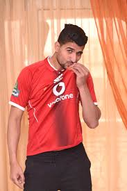 اقترب علي لطفي حارس مرمى الأهلي من حماية عرين الفريق الأحمر في مواجهة الزمالك بمسابقة الدوري المصري الممتاز بعد خروج الحارس الأساسي محمد الشناوي من حسابات الجهاز الفني في المباراة. Ø¹Ù„ÙŠ Ù„Ø·ÙÙŠ ÙŠÙƒØ´Ù ØªÙØ§ØµÙŠÙ„ Ø§Ù†ØªÙ‚Ø§Ù„Ù‡ Ù„Ù„Ø£Ù‡Ù„ÙŠ Ø­ÙˆØ§Ø± Ø¨ÙˆØ§Ø¨Ø© Ø£Ø®Ø¨Ø§Ø± Ø§Ù„ÙŠÙˆÙ… Ø§Ù„Ø¥Ù„ÙƒØªØ±ÙˆÙ†ÙŠØ©