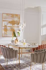 epingle sur decor mur