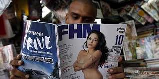 Hasil gambar untuk model majalah fhm