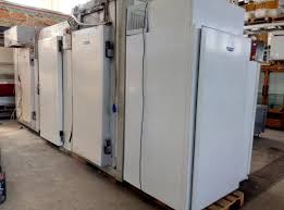 I contenitori refrigerati coldtainer funzionano a 12 vdc e sono indipendenti dal motore del veicolo. Celle Frigorifere Pomili Demolizioni Speciali