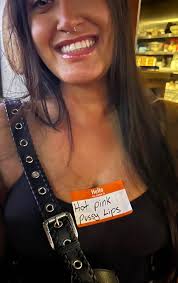 Saba Akbari (@sabaakbari)