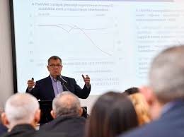 Ezt aztán, ahogyan az meg volt írva, igen fiatalon hagytam abba körmendi és soproni kitérők után, és jól volt így. Matolcsy Gyorgy Szerint Lehagyjuk A Deli Orszagokat Civishir Hu