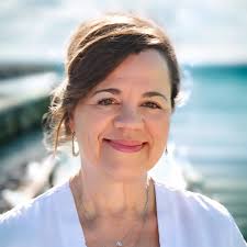 Benefits of using a travel agent for planning trips