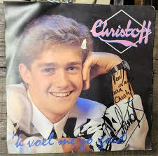 VACAS*S1368* Christoff vinyl single 'k voel me zo goed Mooie, originele  vinyl single van de populaire VLaamse zanger Christoff. In gebruikte staat,  gezien de leeftijd (°1991). Wel handgesigneerd. Dit was de eerste
