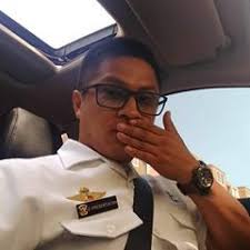 Mi vecino pone una música tan triste que hasta yo extraño a su ex #ch...