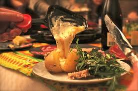 Raclette zutaten sollten sie nach zwei kriterien aussuchen, denn sie sind neben den richtigen raclette grill, dass elementar wichtige ab einem. Raclette Zutaten Ideen Und Rezepte Die Ultimative Zutatenliste Fur Ein Perfektes Raclette Geschmacksbefreier De