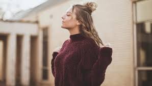 Shorter hair strands will be lighter, which may help limit thinning and will make thinner patches less noticeable. 35 Ideal Hairstyles For Women With Receding Hairlines