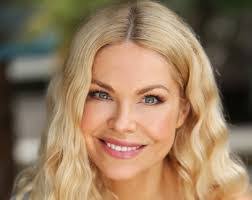 Jayne Robbins's Instagram, Twitter & Facebook