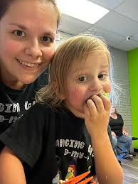 I was just looking for a gardening mom group... I'm 34, 8 weeks 3 days. I  stopped gardening until a few days ago because the depression and nausea  were terrible. It's helped