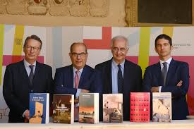 La scrittrice giulia caminito ha vinto l'edizione 2021 del premio letterario campiello, uno dei più prestigiosi in italia, con il romanzo . Premio Campiello 2021 Scelta A Padova La Cinquina Dei Finalisti Corrieredelveneto It