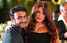 وغادرت الفنانة ياسمين عبد العزيز مطار القاهرة الدولي متوجهة بطائرة إسعاف مجهزة إلى جنيف، لاستكمال علاجها بأحد وتوجهت الفنانة ياسمين عبد العزيز إلى جنيف لاستكمال علاجها بأحد المستشفيات السويسرية من تداعيات مضاعفات جراحة أجرتها في 11 يوليو الماضي. Ø§Ù„Ù…Ù…Ø«Ù„Ø© ÙŠØ§Ø³Ù…ÙŠÙ† Ø¹Ø¨Ø¯ Ø§Ù„Ø¹Ø²ÙŠØ² Ø¨ÙŠÙ† Ø§Ù„Ø­ÙŠØ§Ø© ÙˆØ§Ù„Ù…ÙˆØª ÙˆÙƒÙ„Ù…Ø§Øª Ù…Ø¤Ù„Ù…Ø© Ù…Ù† Ø²ÙˆØ¬Ù‡Ø§ Ø£Ù†Ø§ Ø¶Ø¹ÙŠÙ Ø¬Ø¯Ø§ Ù…Ù† ØºÙŠØ±Ùƒ ÙÙŠØ¯ÙŠÙˆ Carthageinfo
