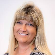 Kim Ayres's Instagram, Twitter & Facebook