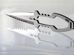 Kehidupan ninja dalam serial naruto tidak lepas dari perlengkapan pendukung seperti shuriken, pisau kunai, chain, dll. Foto Pisau Untuk Serang Wiranto Mirip Senjata Ninja