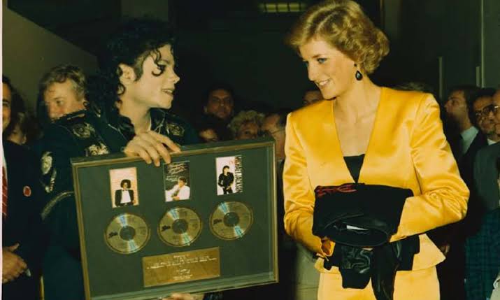 Bạn có biết không? 'Ông hoàng nhạc pop' Michael Jackson từng yêu say đắm và  muốn cưới Công nương Diana thế nào?