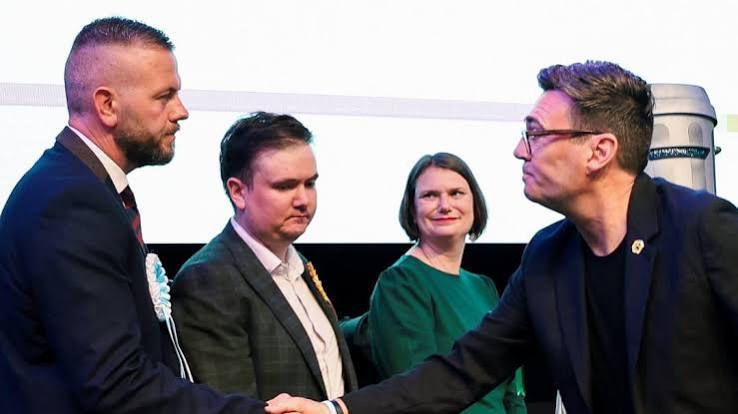 Andy Burnham's landslide win should worry Nigel Farage : r/ukpolitics