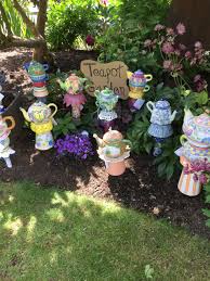 Pin By Joy On Art Garden Crafts Garden Art Glass Garden Art