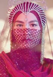 Sejak ku dengar merdu suaramu tidak ku sangka jiwa terganggu apa kurangnya suara manjamu menyentuh hati membawa mimpi. Wany Hasrita Canggung Performance Art Music Channel Fashion
