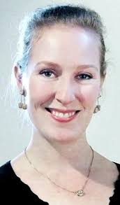 Melissa Kneeland's Instagram, Twitter & Facebook