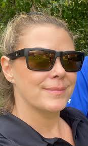 Rave if you can help! I'm looking for an experienced photographer that can  set up for indoor shots. Looking to have lighting etc set up so photos  taken are consistent each time.