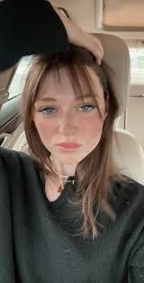 Marissa Fox's Instagram, Twitter & Facebook