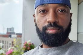 Jason improves mental health by giving his balcony a nature transformation 