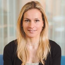 Lob & Kritik liegen oft nah beieinander. Auch auf LinkedIn. 😉 Sabine Licht  hat es mal sehr passend formuliert in ihrem Kommentar zu einem meiner  LinkedIn Beiträge: „Da bekommen wahrscheinlich…